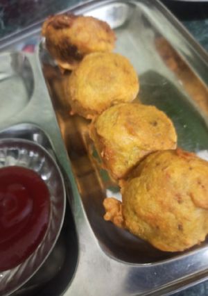 आलू कोफ्ता (aloo kofta recipe in Hindi) रेसिपी मुख्य फोटो