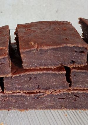 Una foto de Brownie de banana y cacao
