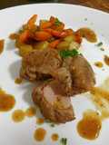 สเต๊กสันในหมูราดซอสเกรวี่หอมใหญ่ Pork Tenderloin Steak with Onion Gravy Sauce