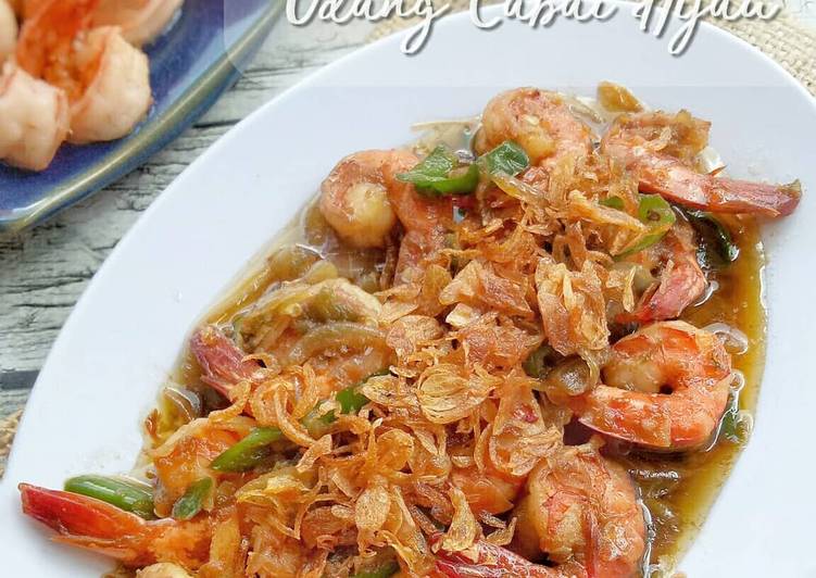 Bagaimana Menyiapkan Udang Cabai Hijau yang Enak