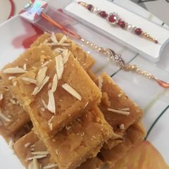Besan burfi A picture of Besan burfi.
