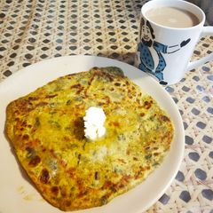 A picture of Methi parantha.