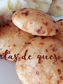 Una foto de Arepitas de queso
