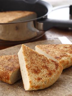 【家樂福廚房】平底鍋作中式芝麻大餅 的食譜成品照片