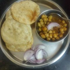 A picture of Chole bhature.