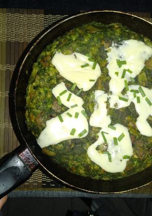 Una foto de Tortilla de papas y espinaca !