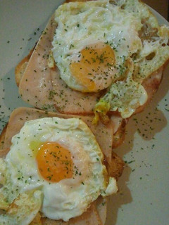 Una foto de Tostadas "Sol y Luna"