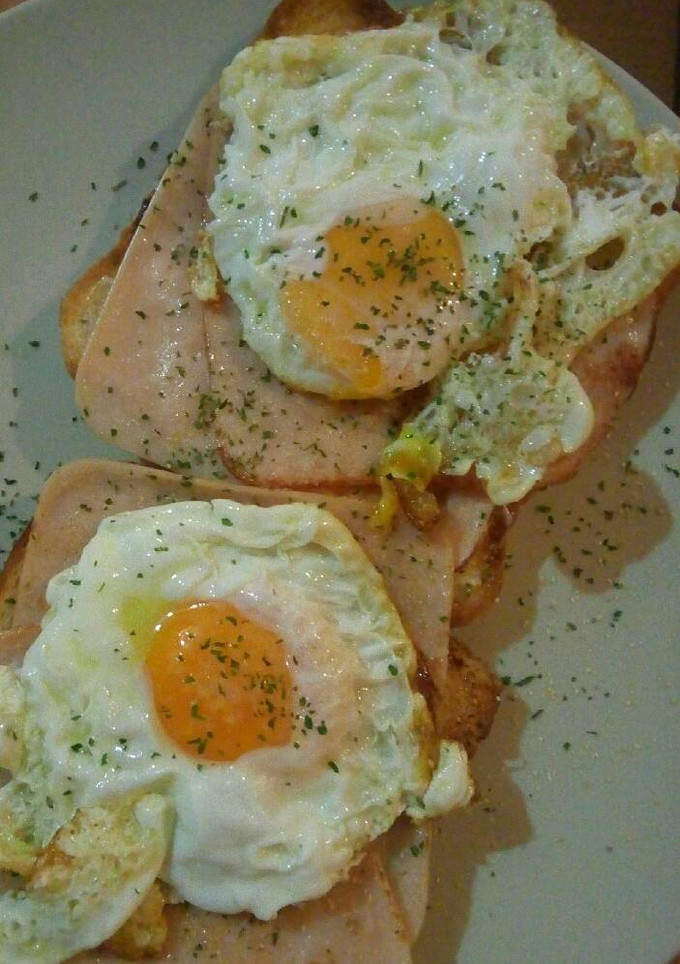 Una foto de Tostadas "Sol y Luna"
