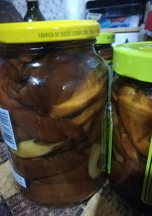 Una foto de Hongos encurtidos