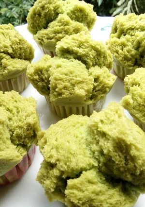 Foto resep Bolu Kukus Pandan Mekar Cantiikk & Enak 😄