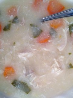 Una foto de Sopa de pollo sana