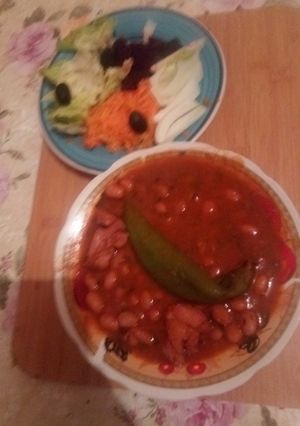 صورة لوصفة لوبيا قريني بصدر دجاج