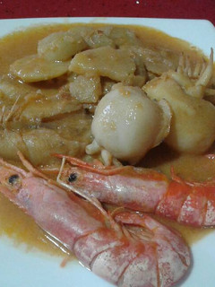 Una foto de Rape con sepia y gambas
