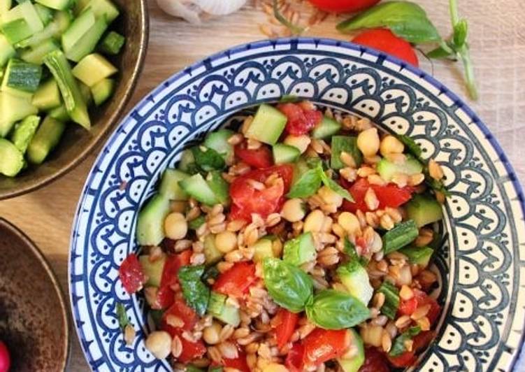 Ricetta Insalata Di Farro Estiva Di Chicchi Radicchi Cookpad