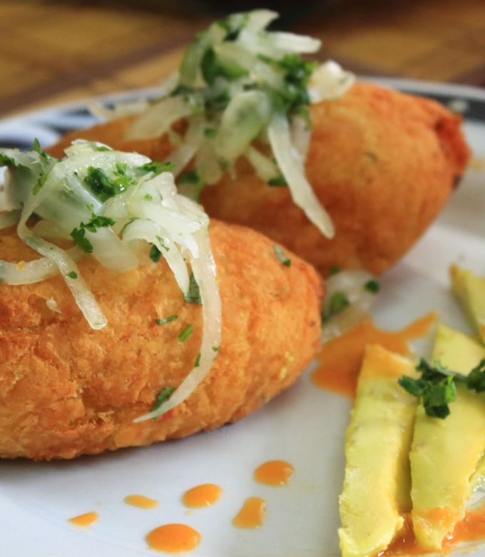 Una foto de Yuca-papa rellena