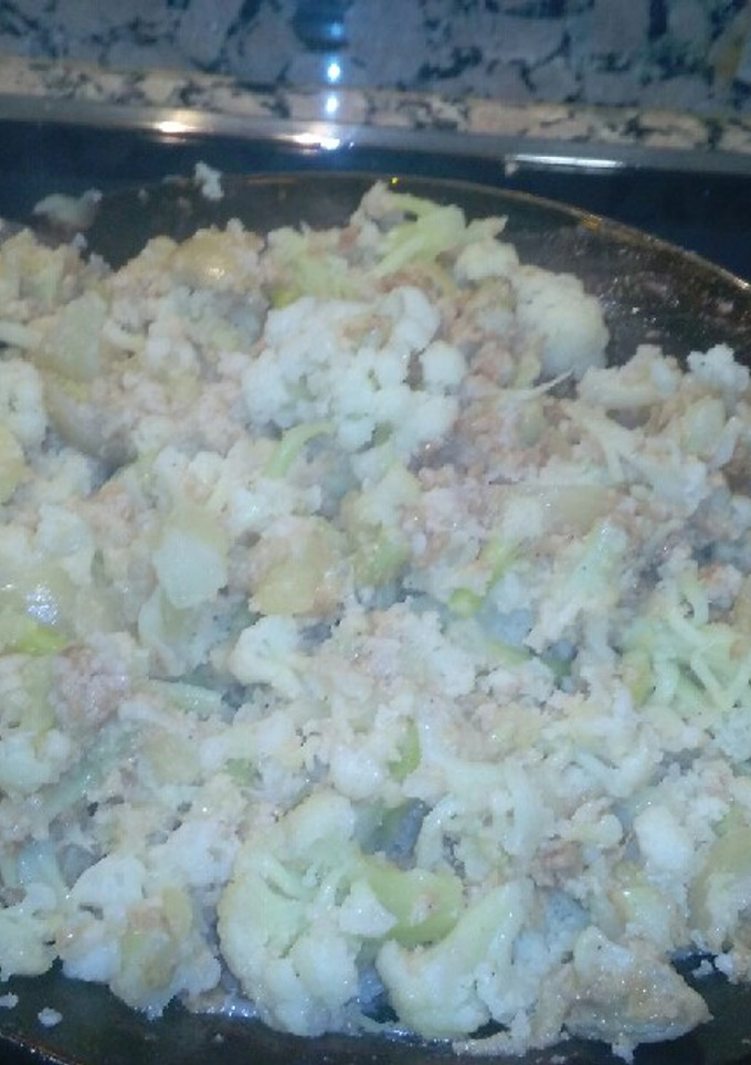 Una foto de Coliflor con salsa de almendras