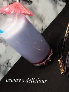 A picture of Blue moon moctail.