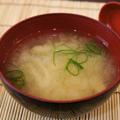 A picture of Daikon & Mushroom Miso Soup.