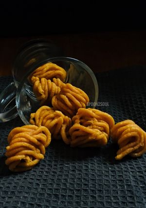 A picture of Chettinad Thenkuzhal Murukku.