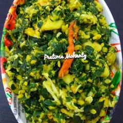 A picture of Drumstick-leaves Curry.