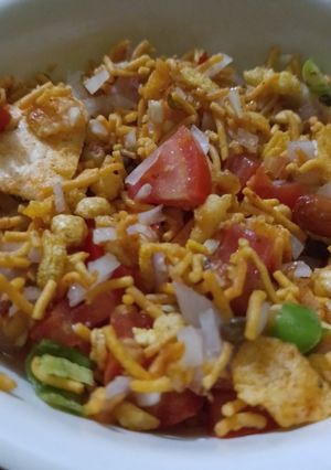 भेलपुरी (bhel puri recipe in Hindi) रेसिपी मुख्य फोटो