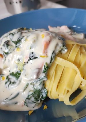 Une photo de Linguine saumon-citron et épinards