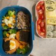 Bento box 14: cơm nắm gochujang + trứng cuộn + thịt bò xào + rau củ