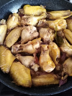 Una foto de Alitas de pollo con cerveza
