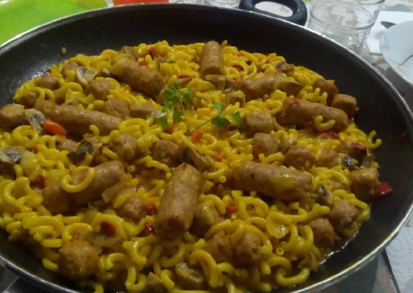 Fideuá de salchichas