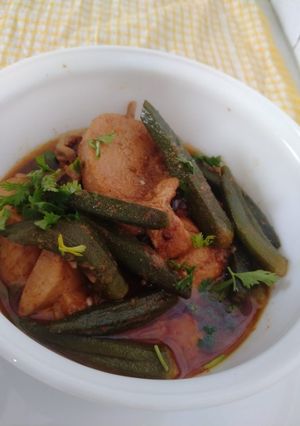A picture of بھنڈی گوشت.