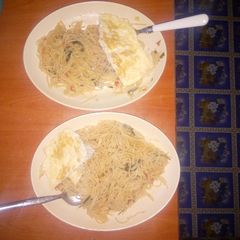 A picture of Spaghetti,fried egg😊.
