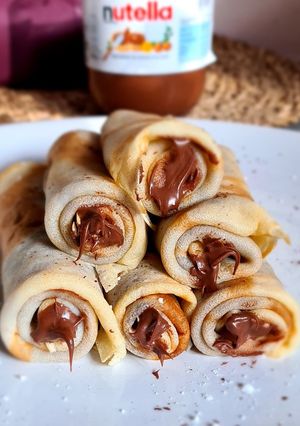 Une photo de Nutella crêpe rolls