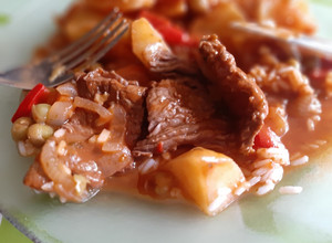 Una foto de Bifes a la portuguesa