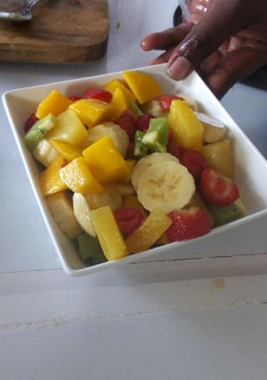 A picture of Rainbow salad.