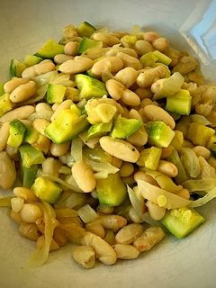 Una foto de Alubias con calabacín