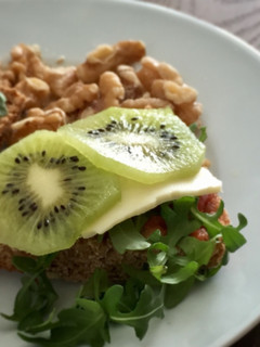 Una foto de Tostadas para la lactancia: fibra, omega 3 y calcio 👌🏻👶🏼🍼