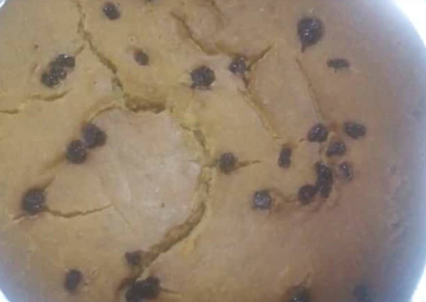 Chocolate cake with rasins