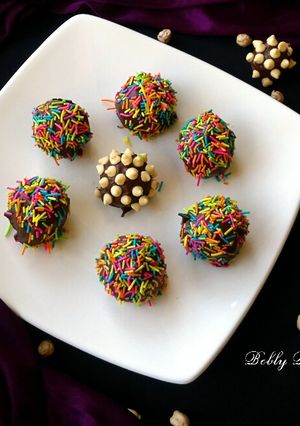 A picture of Chickpea chocolate laddoos.