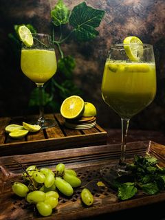 গ্রেপস লাইম মোহিতো (Grapes Lime mojito recipe in Bengali) রেসিপির প্রধান ছবি