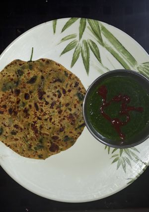 A picture of Methi/ fenugreek paratha.