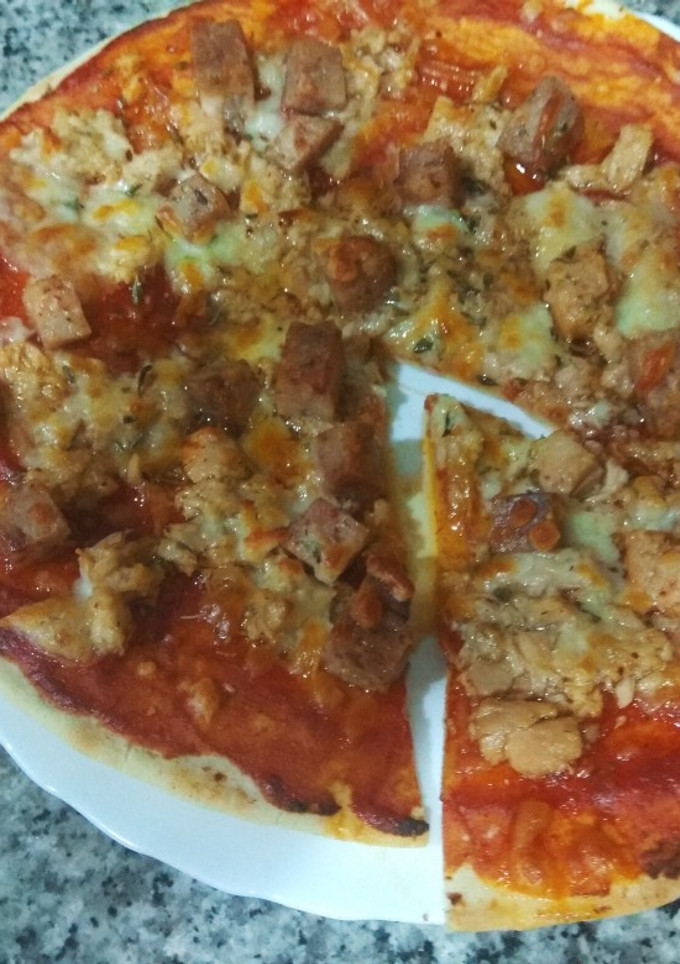 Una foto de Pizza de bull blanco con atún