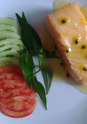 Hình của món Cá Hồi Áp Chảo Sốt Chanh Dây.