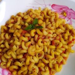A picture of Peppered macaroni.