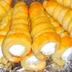 A picture of Cream roll.