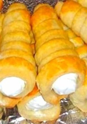 A picture of Cream roll.