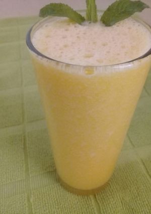 Una foto de Licuado de durazno🍑 y naranja🍊