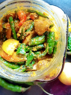 नींबू मिर्ची का आचार (Nimbu Mirchi ka achar recipe in Hindi) रेसिपी मुख्य फोटो