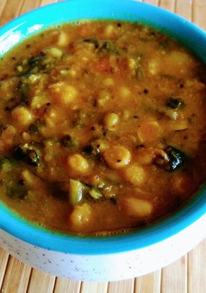A picture of Mili-juli Dal Palak.
