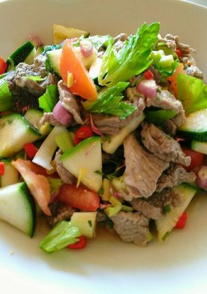 รูปของ ยำเนื้อกับแตงซุกินี