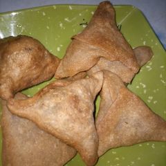 A picture of Wheat flour samosa.